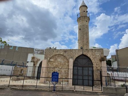 حيفا: كتلة "الجبهة" تعترض أمام اللجنة اللوائية على مخطط لبناء برج يطمس "الجامع الصغير"